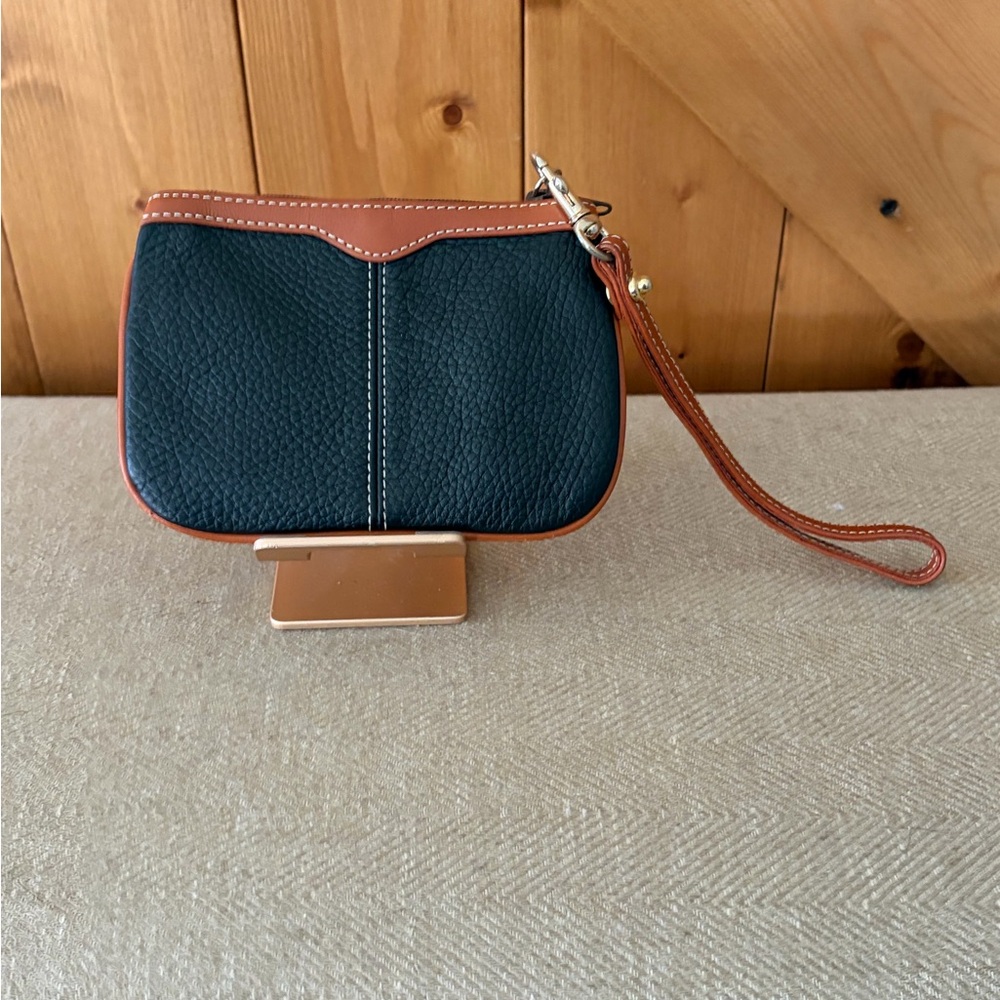 Dooney & Bourke Black Pebbled Leather Wristlet with Brown Leather Detail - Picture 2 of 11